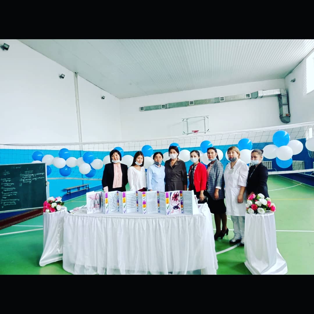 Мектебімізде аудандық ауруханадан құрылған "Жастар" денсаулық орталығының мамандары 11-сынып оқушыларымен кездесу өткізді.