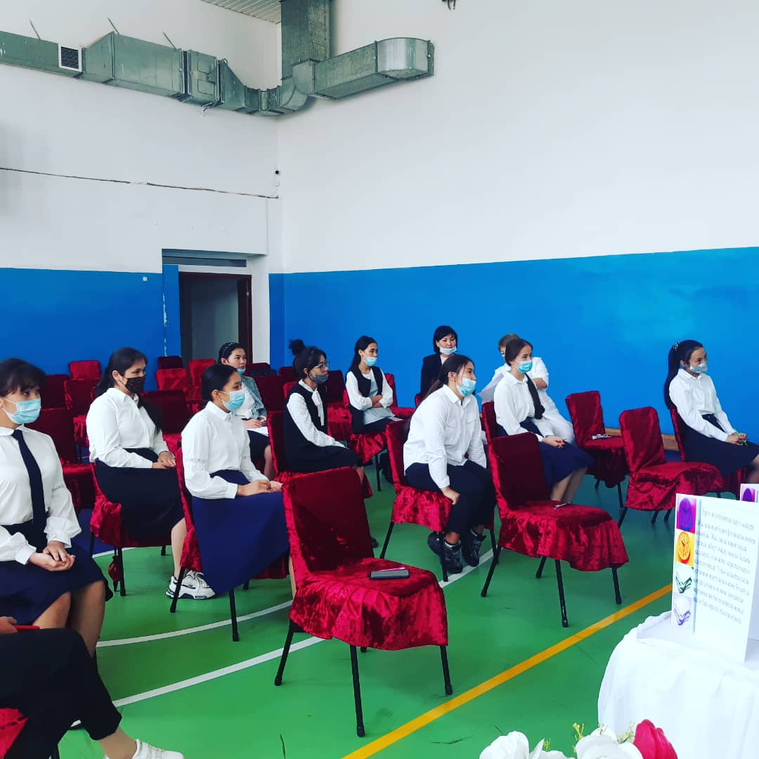 Мектебімізде аудандық ауруханадан құрылған "Жастар" денсаулық орталығының мамандары 11-сынып оқушыларымен кездесу өткізді.